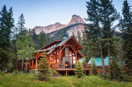 Field (BC) Canada Promo Code Agoda.com