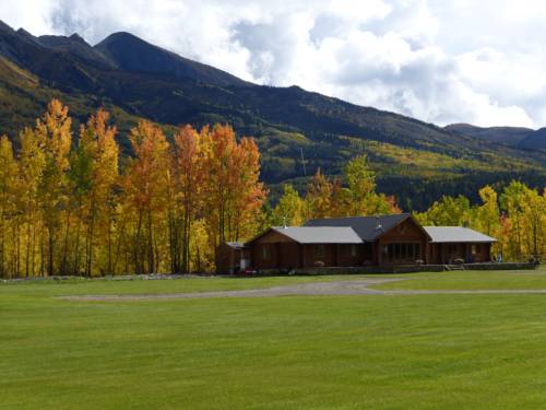 Toad River Columbia Británica Canadá codigo de promocion Booking.com