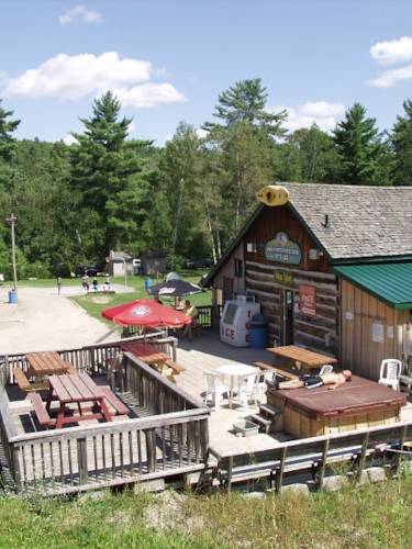 Foresters Falls Ontario 
Kanada Promo-Code Booking.com