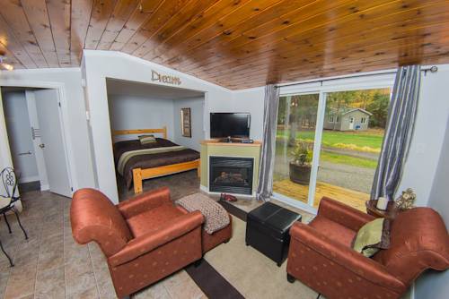 Algonquin Highlands (Ontario) Canada Hotel