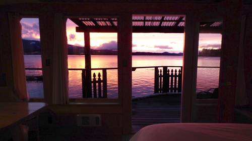 Alert Bay Canada code promo Booking.com